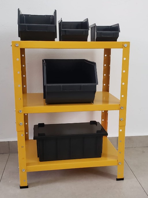 Caixas Organizadoras e Estantes